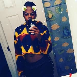 Meet your Posher, Danielle